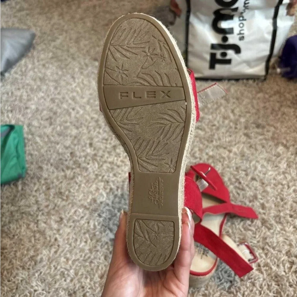 Red Wedge Sandals - Picture 4 of 5